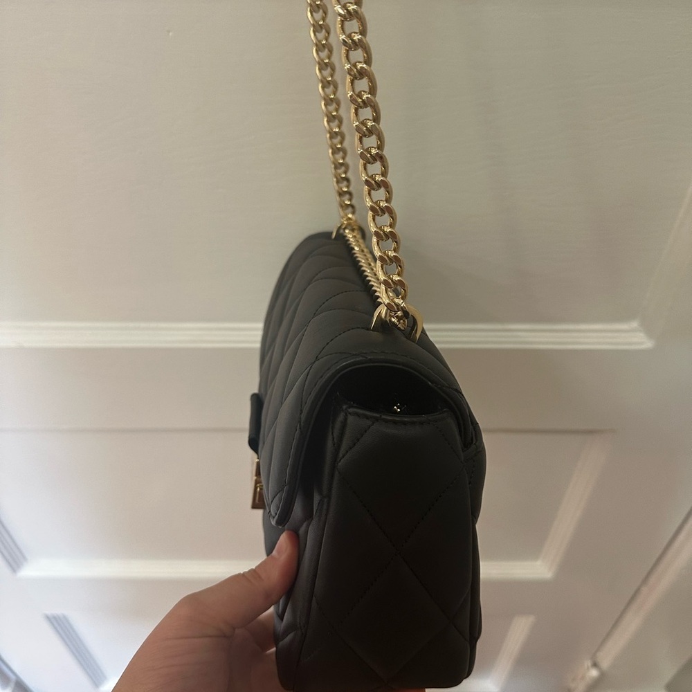 Kate Spade Quilted Black Shoulder Bag with Gold Chain - Picture 16 of 16